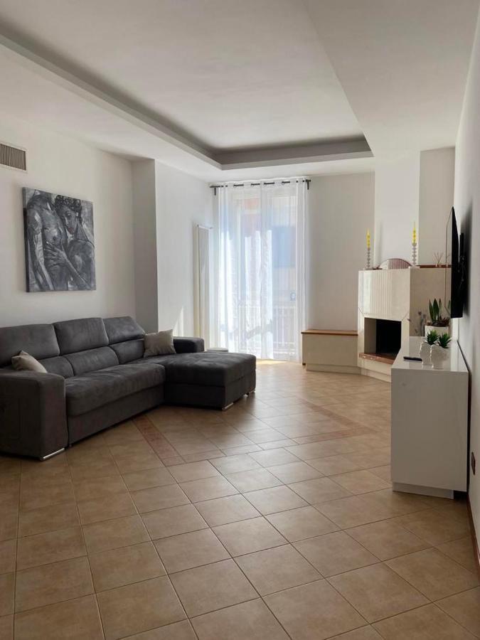 מטרה Casa Vacanze Domus Centrale מראה חיצוני תמונה