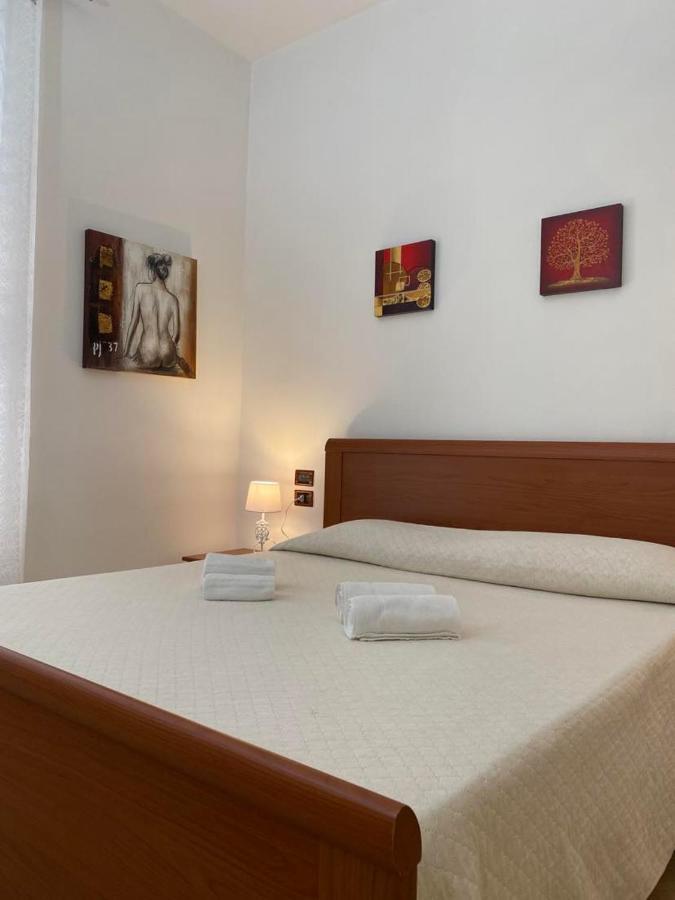 מטרה Casa Vacanze Domus Centrale מראה חיצוני תמונה