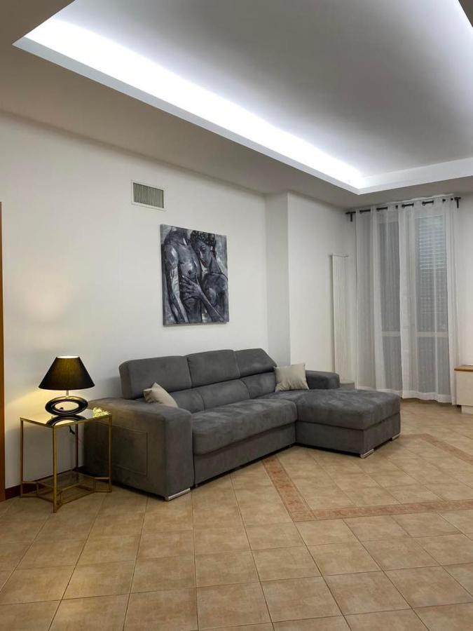 מטרה Casa Vacanze Domus Centrale מראה חיצוני תמונה